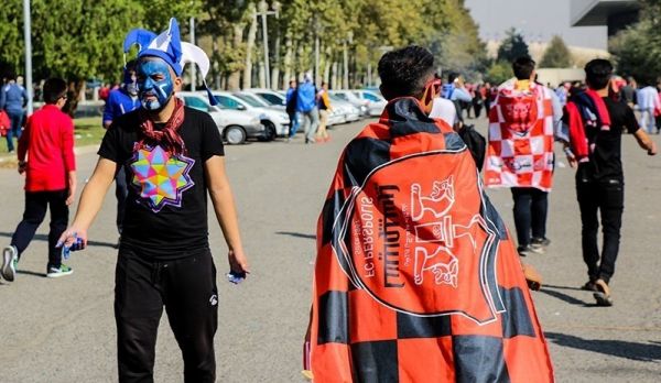  حاشیه دربی ۸۸ تشویق ایمون زائد در پاسخ به تشویق برومند و حضور ۲۰ هزار نفر در ورزشگاه