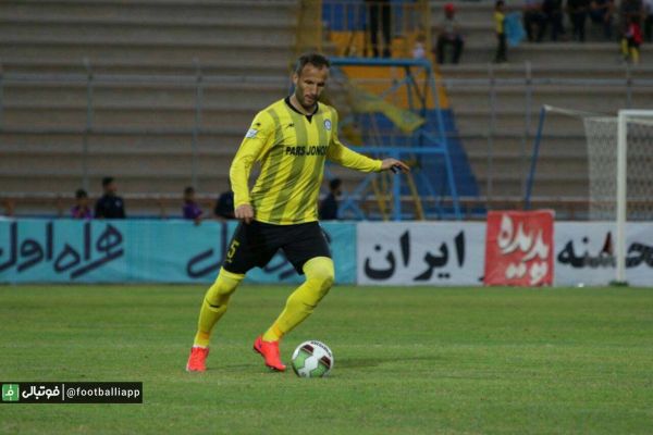  عكس_نوشت  محسن بنگر در ٣٩ سالگي همچنان در ليگ برتر حضور دارد  اولين باري كه نام محسن بنگر را در فوتبال ايران شنيديم ليگ سوم و شموشك نوشهر بود  بعد از آن هجرت به سپاهان و شروع دوران طلايي طلايي پوشان ، پرسپوليس، تراكتور، نفت تهران و حالا پارس جنوبي جم