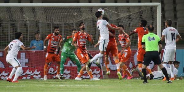  ذوب آهن مقابل پرسپولیس دو مصدوم دارد