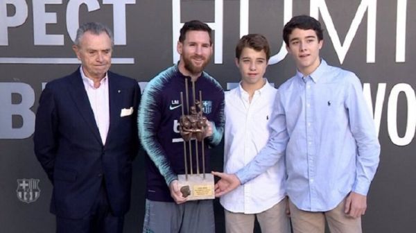  دو جایزه برای مسی  کسب عنوان بهترین مهاجم ESPNو فتح جایزه آلدو روویرا