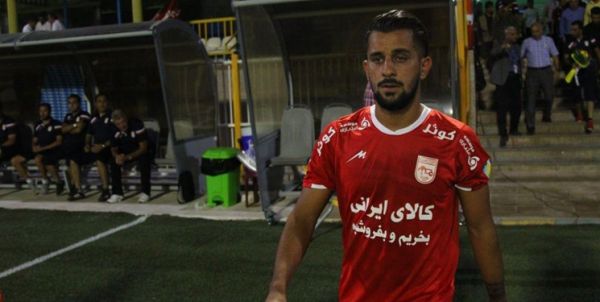  سیدی  به من گفتند باید به ماشین سازی بروم  نه پولم را دادند نه اجازه بازی دادند