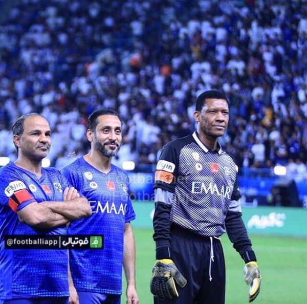  قاب روز  تجليل باشگاه الهلال از محمدالدعايه، سامى الجابر و يوسف الثنايان ستاره هاى گذشته الهلال و تيم ملى عربستان كه در قهرمانى سال ٢٠٠٠ الهلال در آسيا نقش ويژه اى داشتند