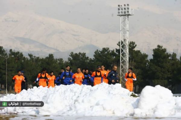  مدافع مورد نظر استقلال چهارشنبه وارد ایران می شود