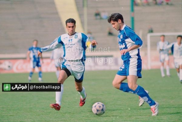  پيروز قربانى در نمايى از بازى استقلال ملوان در اولين دوره ليگ برتر