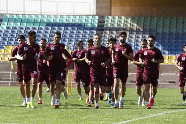  پرسپولیس برای لباس تمرین دست به دامن «منیریه» شد