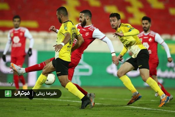  ترین‌های نیم فصل اول لیگ بیستم فوتبال  بالانشینی پرسپولیس و سپاهان