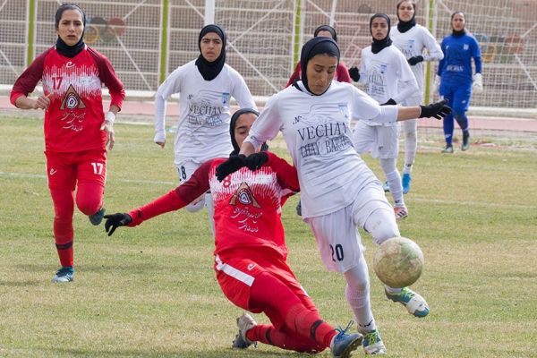  شهرداری بم 4 - وچان کردستان صفر  پیروزی تلخ نماینده بم در روز قهرمانی سیرجانی‌ها