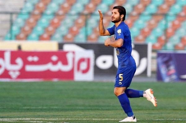  مدافع استقلال به بازی با پرسپولیس رسید