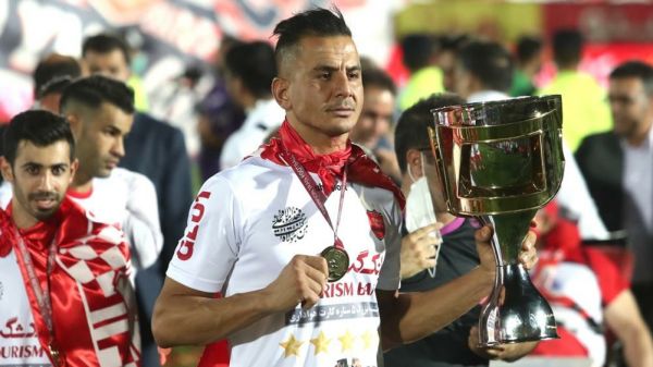  ادعای روزنامه گل؛ پرسپولیس قید حامد لک را می‌زند