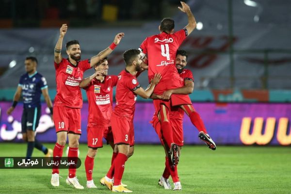  با جدایی نوراللهی؛ چه کسی کاپیتان سوم پرسپولیس می‌شود