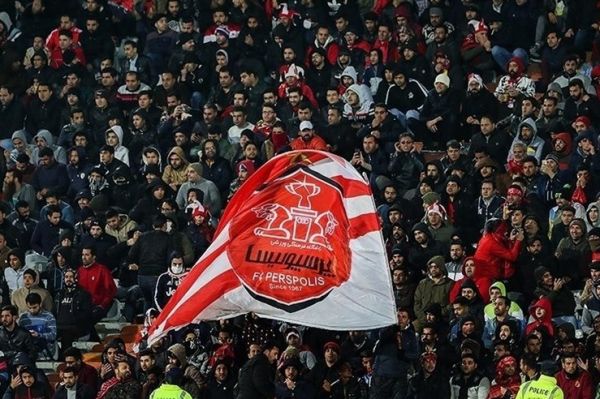  حل مشکل چند هوادار پرسپولیس با پادرمیانی مدیرعامل