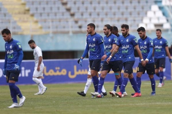  منیعی  آن‌هایی که به پرونده بازیکن گابنی اعتراض دارند، به فوتبال ایران خیانت کردند
