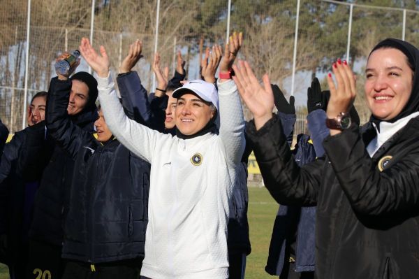  گزارش تصویری اختصاصی از لیگ‌برتر بانوان  تقابل سپاهان اصفهان و پالایش گاز ایلام