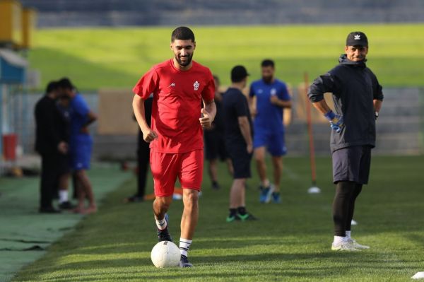  سامان فلاح پا به توپ شد