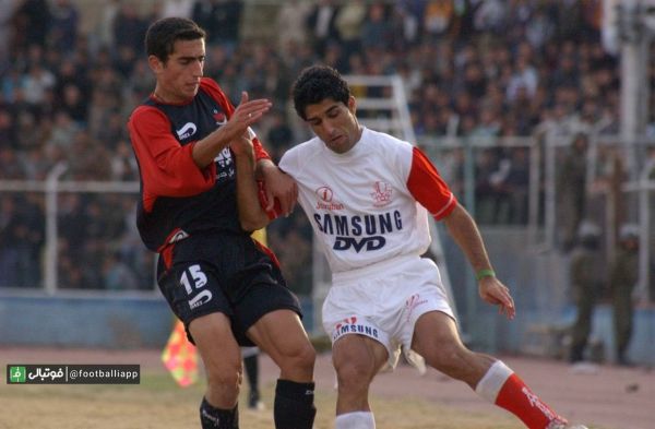  نوستالژی فوتبالی  جدال پژمان جمشیدی و مجتبی جباری در دیدار ابومسلم و پرسپولیس در فصل ۸۲-۸۱