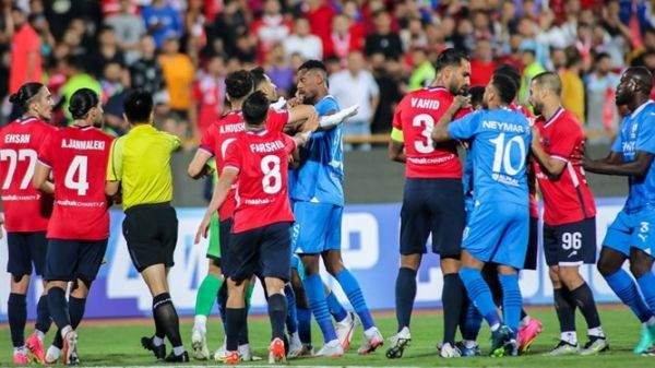  مدافع نساجی  مهاجم الهلال فحش بدی داد