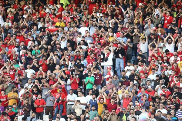  استقبال کم تماشاگران پرسپولیس برای خرید بلیت بازی با هوادار