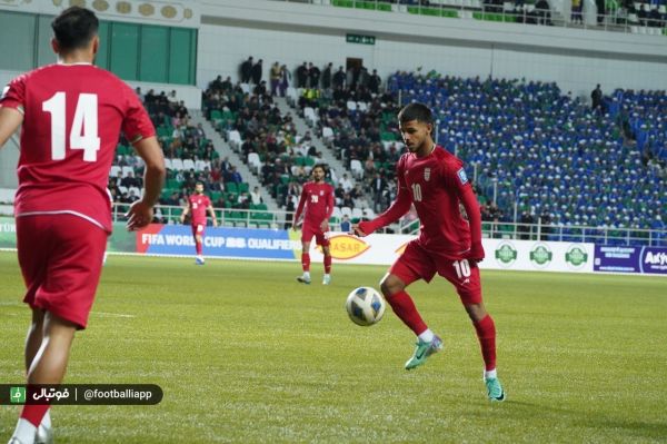  مجروح شدن 4 بازیکن ایران از ناحیه پا در چمن وحشتناک ورزشگاه عشق‌آباد  عکس