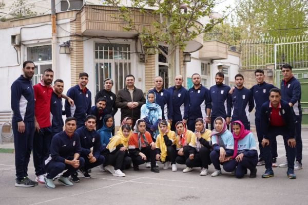  گزارش تصویری  حضور اعضای تیم ملی فوتسال در موسسه خیریه همدم مشهد