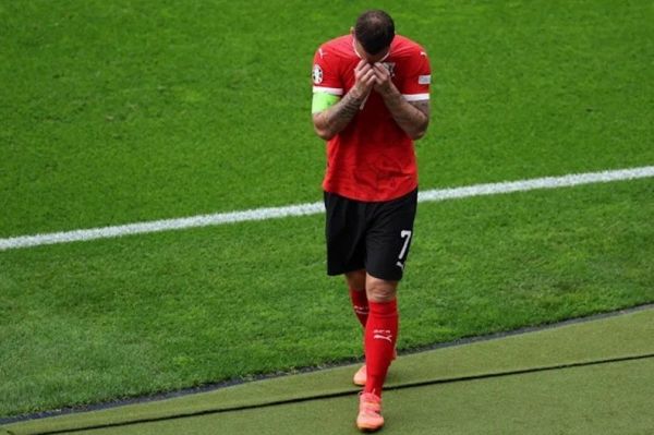  چرا کاپیتان اتریش پس از گلزنی گریه کرد