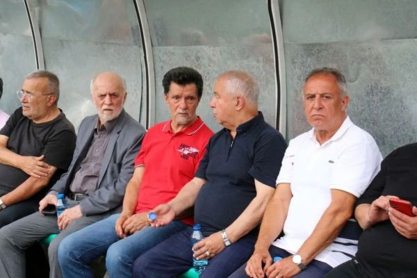  آلودگی هوا تمرین پیشکسوتان پرسپولیس را لغو کرد