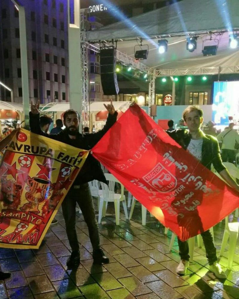 جشن قهرمانی گالاتاسرای با پرچم تراکتور(عکس)