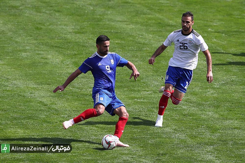 عكس_نوشت: اگر ملاك جام جهاني باشد دو هافبك دفاعي ايران در جام ملتها اميدابراهيمي و سعيدعزت الهي هستند.احمد نورالهي ملي پوش تازه وارد پرسپوليسيها كار سختي براي قرار گرفتن در تركيب اصلي تيم ملي دارد.