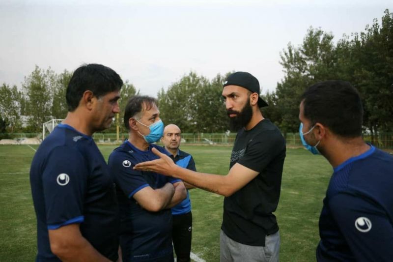 روزبه چشمی در تمرین استقلال حاضر شد