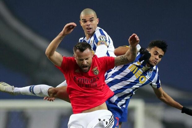 مدافع تیم ملی پرتغال: بازیکن بنفیکا هم باید مثل طارمی اخراج می‌شد