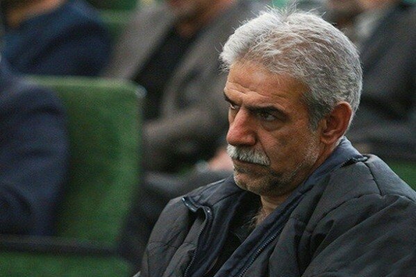 فنونی‌زاده: منچستر سیتی هم هافبک‌های پرسپولیس را ندارد/ گل‌محمدی احتیاط را کنار بگذارد