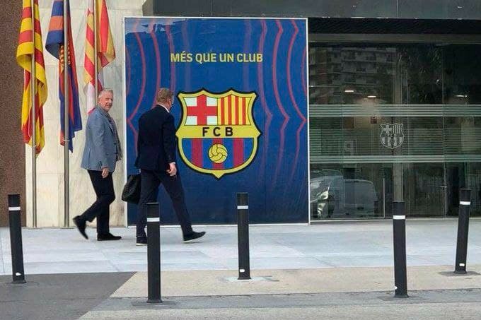 عکس؛ ورود کومان به باشگاه بارسلونا برای جلسه مهم با لاپورتا