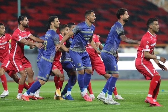 دوری طولانی‌مدت مهاجم گل‌گهر به خاطر برخورد با مدافع پرسپولیس