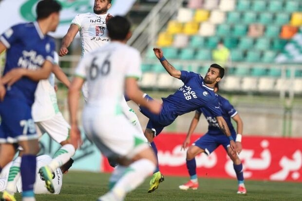 سخنگوی باشگاه ذوب آهن: داور بازی با استقلال تحت تاثیر دربی نباشد/با بدبختی بلیت پیدا شد!