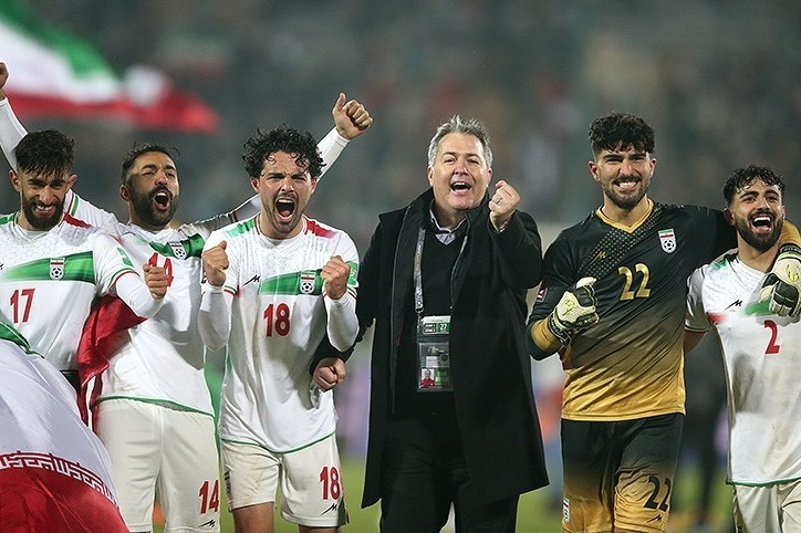 گزارش فرانس ۲۴ از ششمین صعود ایران به جام جهانی؛ عملکرد «تیم ملی» بی‌نظیر بود