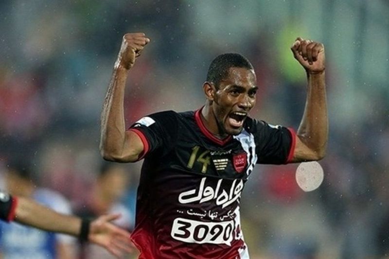 طلب ۴۰ هزار دلاری بنگستون از پرسپولیس