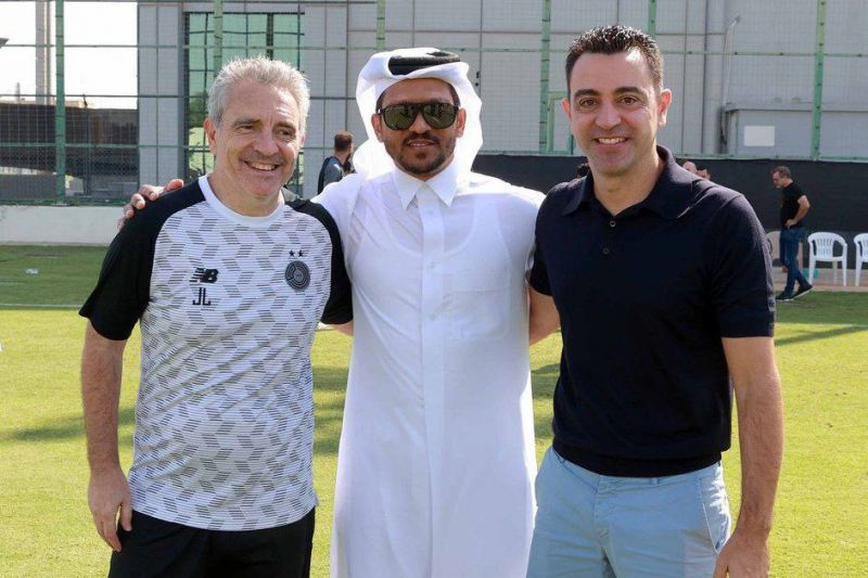 عکس؛ ژاوی و سر زدن به تمرینات تیم السد قطر