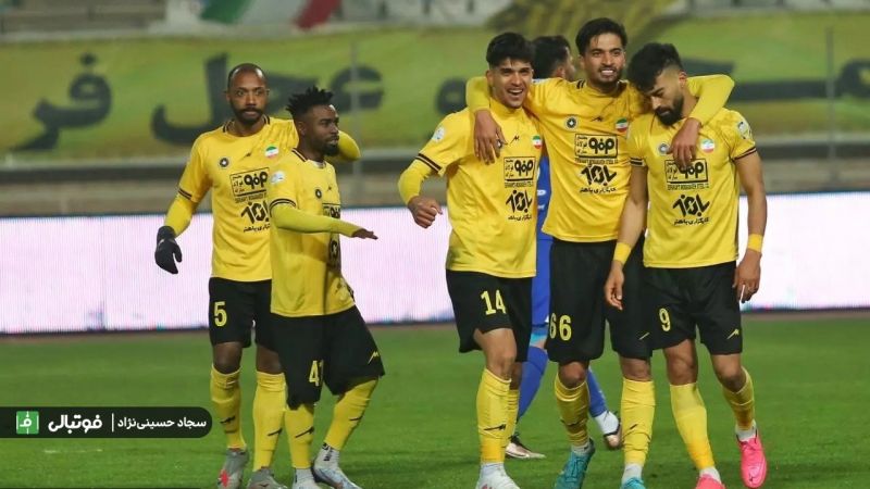 سپاهان به استقلال و پرسپولیس رسید/سیصدمین برد در لیگ برتر