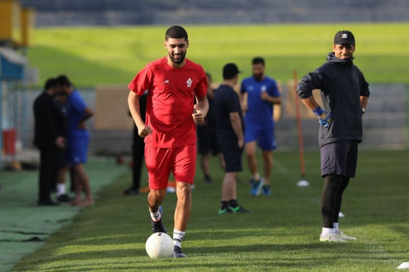 سامان فلاح پا به توپ شد