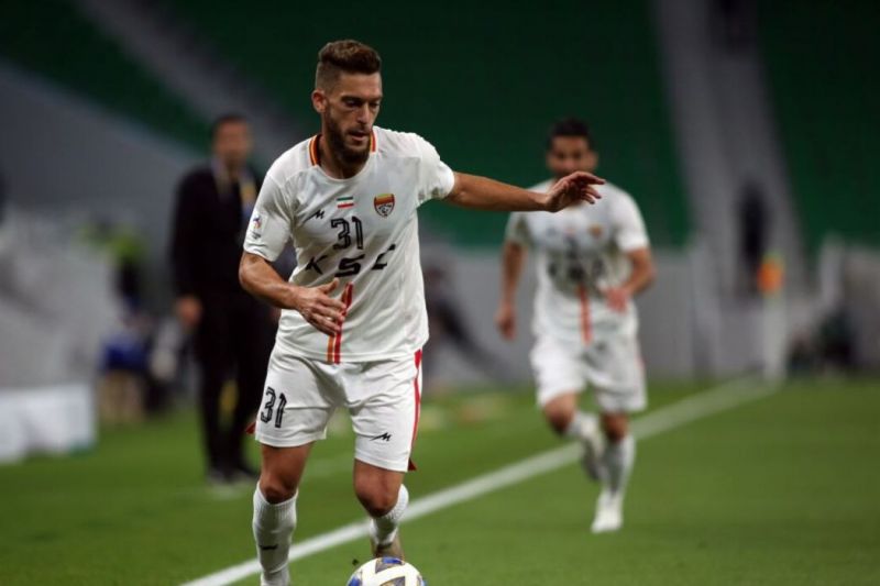 لباس قهرمان اروپا به سرمربی سابق استقلال رسید!