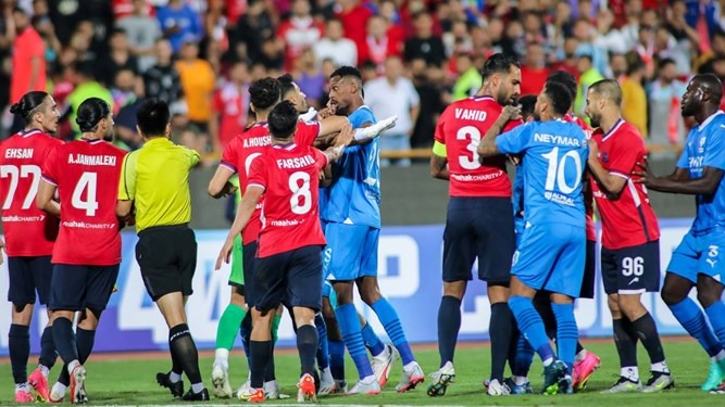 مدافع نساجی: مهاجم الهلال فحش بدی داد