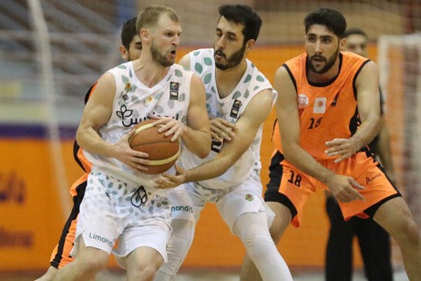بازیکن آمریکایی لیموندیس شیراز، بهترین بازیکن لیگ بسکتبال ایران