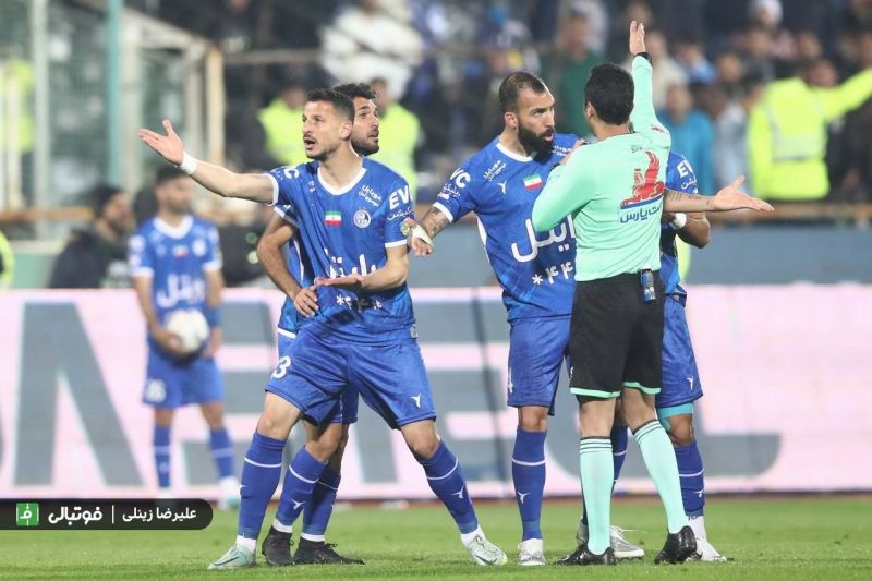 باشگاه پرسپولیس: داوران دربی به جار و جنجال جایزه دادند!