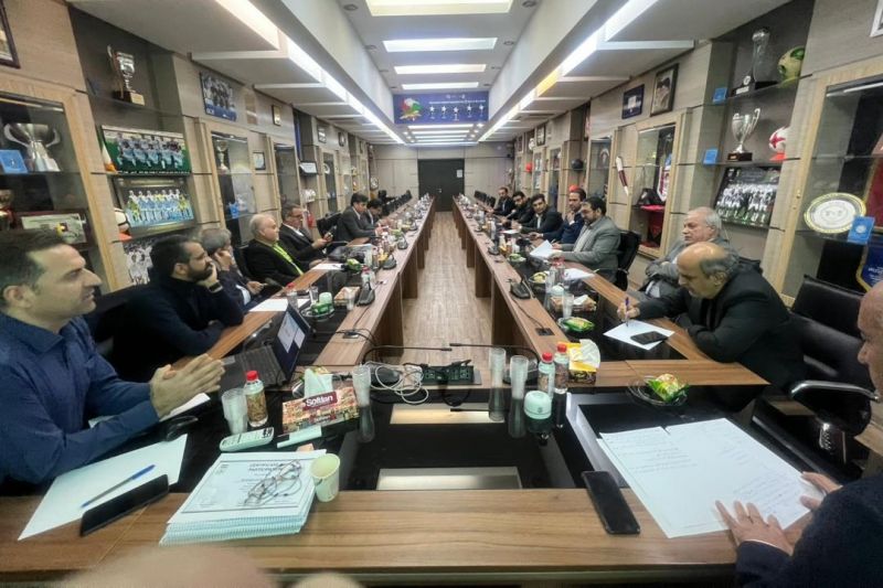 برگزاری نشست کمیته صدور مجوز حرفه‌ای با مدیران استقلال و پرسپولیس