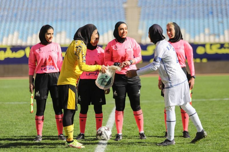 آغاز تب و تاب لیگ برتر فوتبال زنان پس از وقفه ای ده روزه