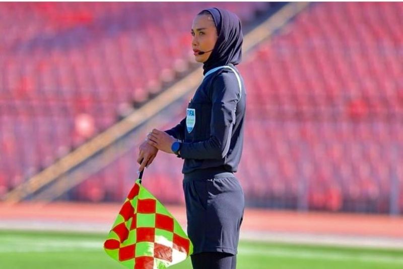 قضاوت کمک داور ایرانی در مرحله نیمه نهایی مسابقات زیر 20 سال دختران آسیا