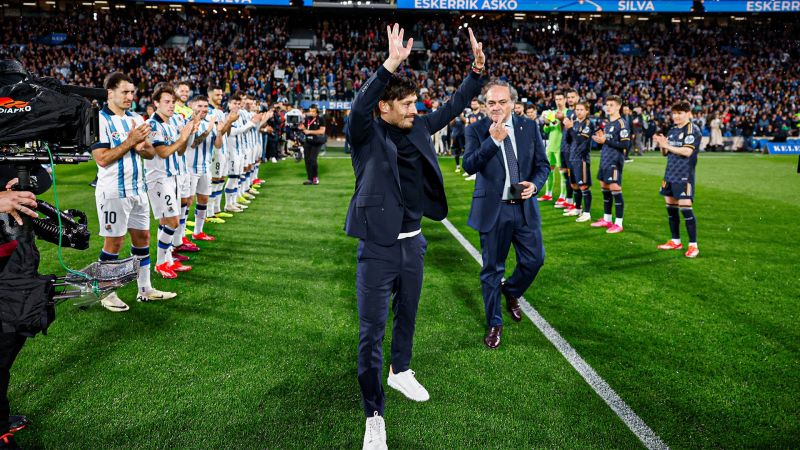 عکس؛ تونل افتخار بازیکنان رئال مادرید و رئال سوسیداد برای داوید سیلوا