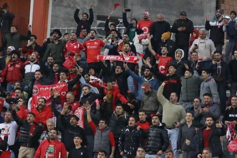 شعارهای تند تراکتوری‌ها علیه پرسپولیس!