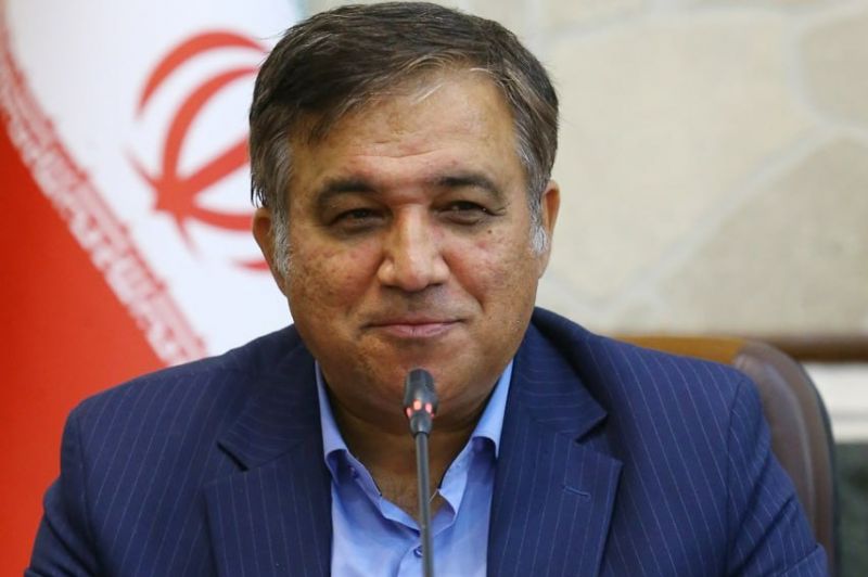 تاجرنیا: یک ماه پیش رو فقط حمایت کنیم