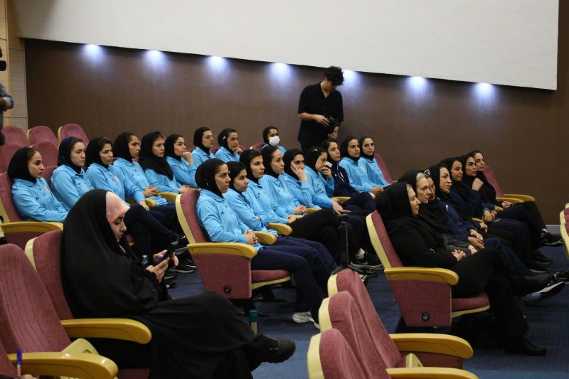 گزارش تصویری/ دیدار معاون رئیس جمهور با بانوان فوتسال