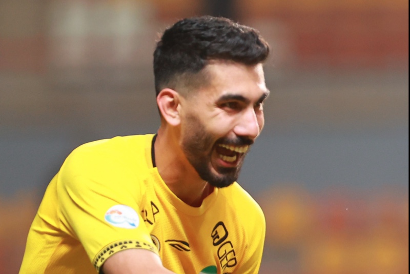 جنجال شبانه رضا شکاری؛ صفحه پرسپولیس را دنبال کرد!
